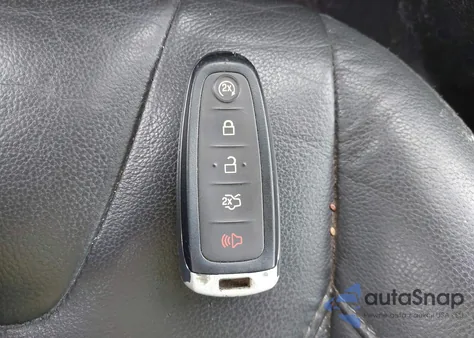 2016 Ford Focus Titanium z USA, uszkodzony, nr VIN 1FADP3J28GL251183